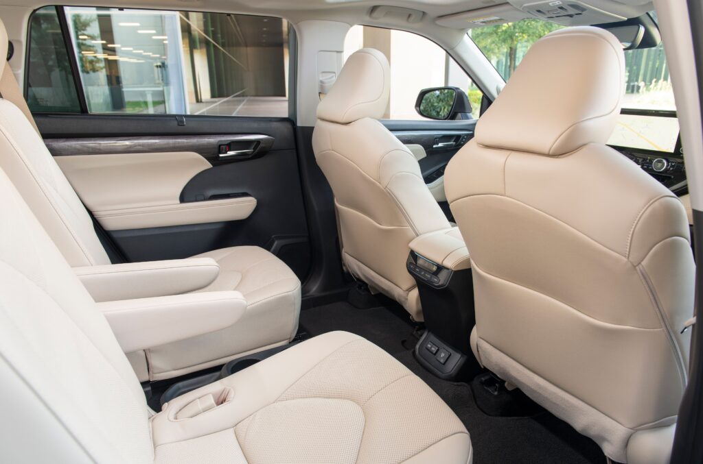 2025 Toyota Highlander Hybrid: Best-in-Class MPG Review 1 2025 Toyota Highlander Hybrid