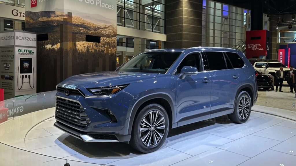 2025 Toyota Highlander Hybrid