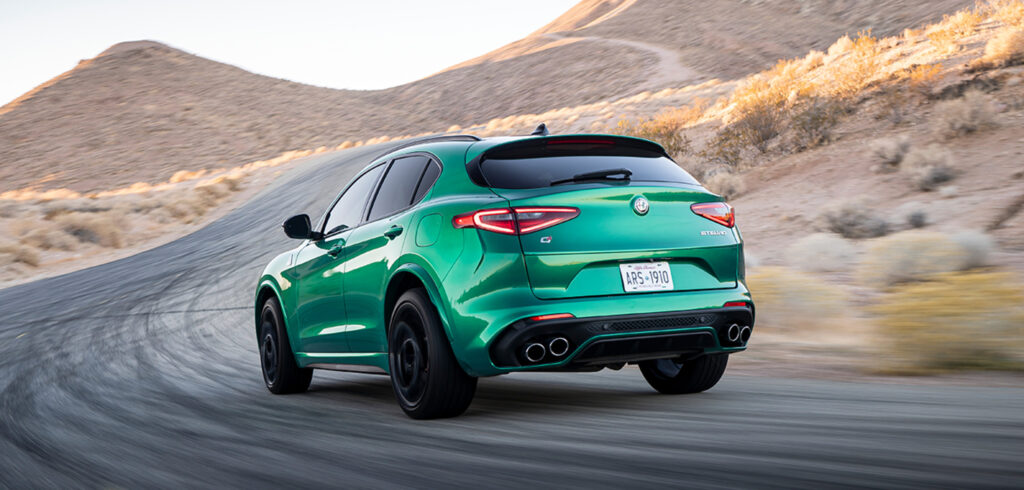 Alfa Romeo Stelvio 2025: A Luxurious Italian SUV Experience 3 Alfa Romeo Stelvio 2025