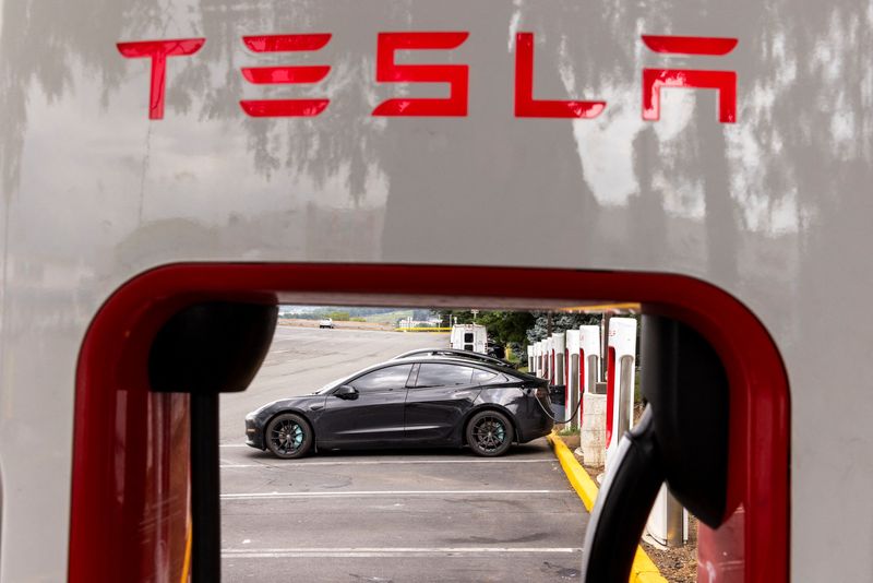 Newsom's EV Rebate Proposal Sparks Controversy, Tesla Exclusion Raises Eyebrows 1 EV Rebate Proposal