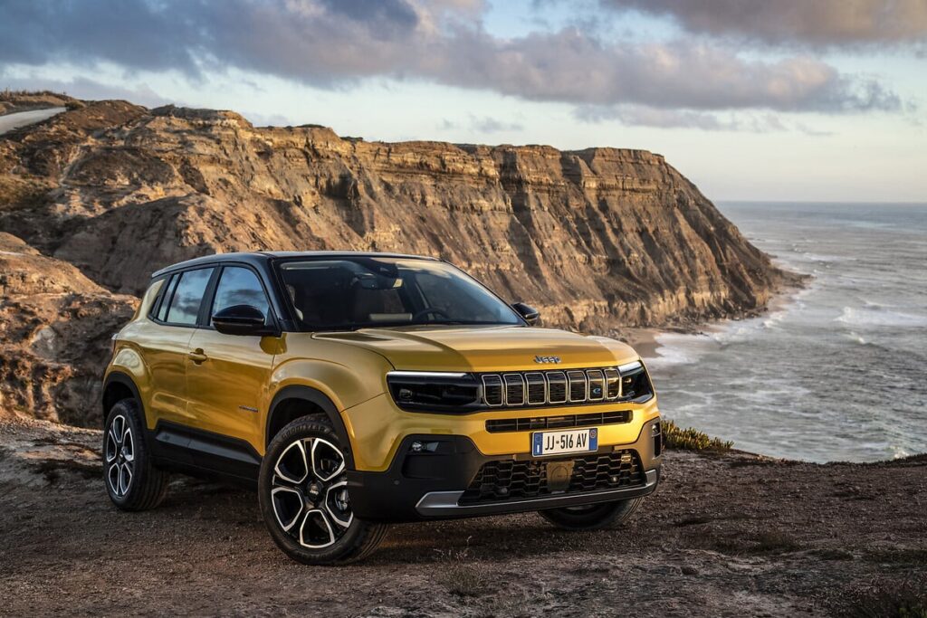 Jeep Cherokee Hybrid: Redefining Midsize SUVs for the Future 2 Jeep Cherokee Hybrid