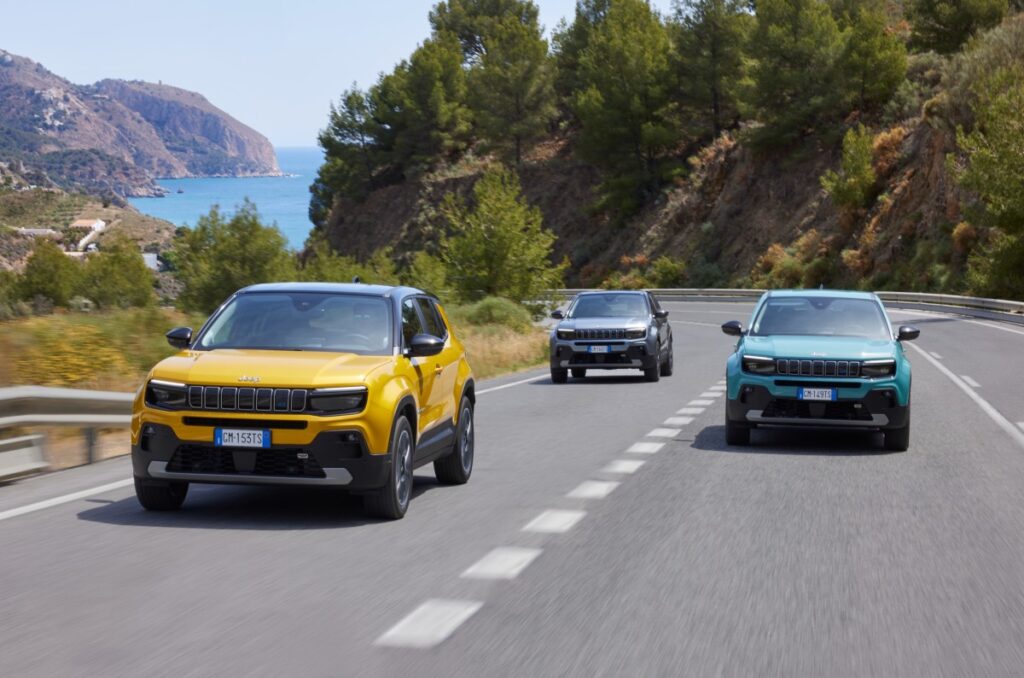 Jeep Cherokee Hybrid: Redefining Midsize SUVs for the Future 3 Jeep Cherokee Hybrid
