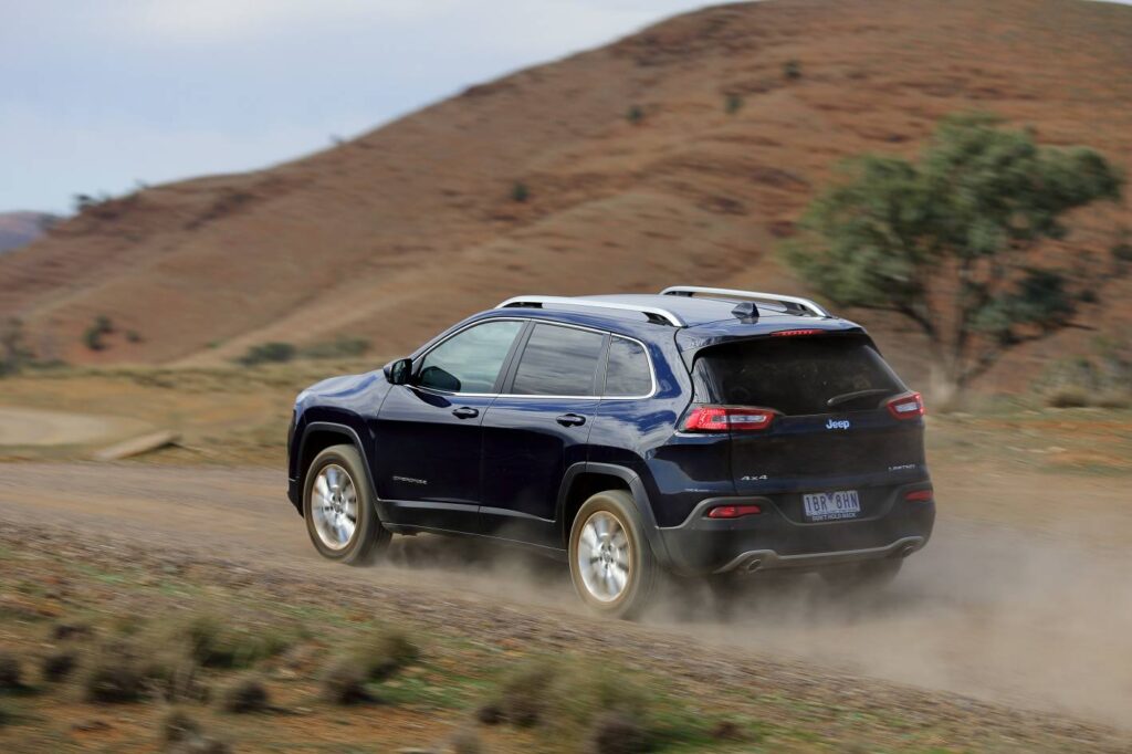 Jeep Cherokee Hybrid Replacement: Leading the Compact SUV Segment 1 Jeep Cherokee