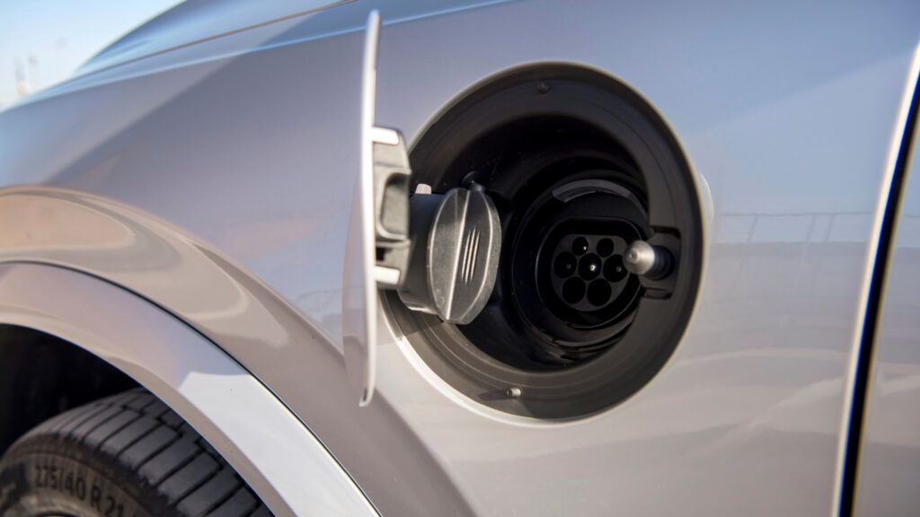 2025 Volvo XC90 Recharge | Ultimate Hybrid SUV 2 Volvo XC90 Recharge