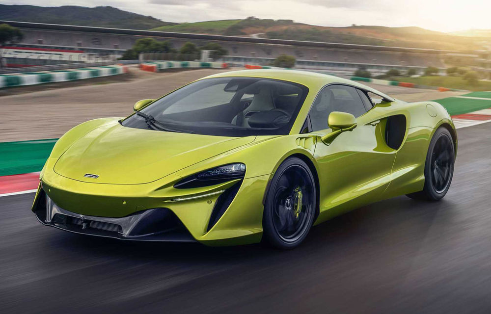2025 McLaren Artura