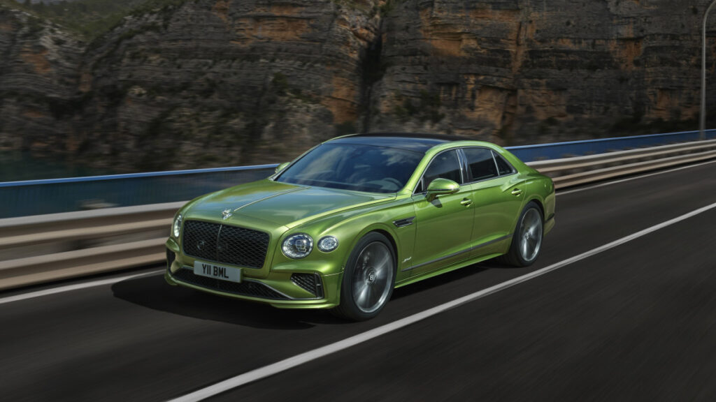 2025 Bentley Bentayga Hybrid: Sustainable Luxury 2 Bentley Bentayga Hybrid