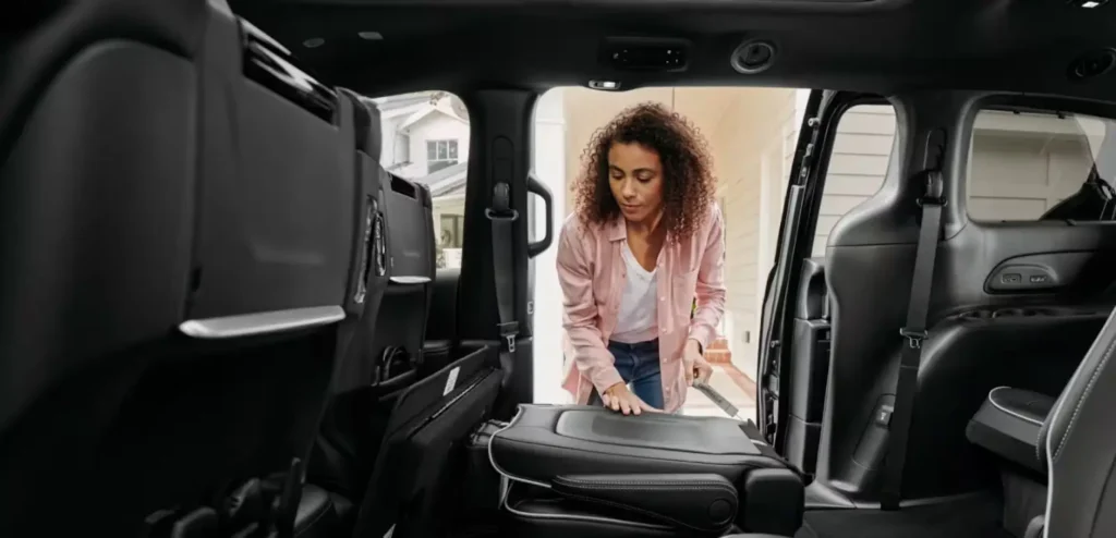 Chrysler Pacifica 2025: Your Ultimate Road Trip Companion 1 Chrysler Pacifica 2025