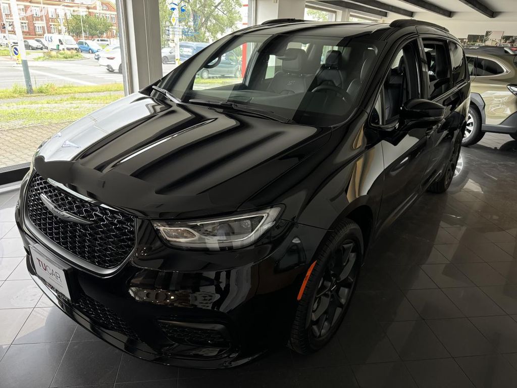 2025 Chrysler Pacifica Hybrid: Evaluating Is It Worth the Investment? 1 Chrysler Pacifica Hybrid