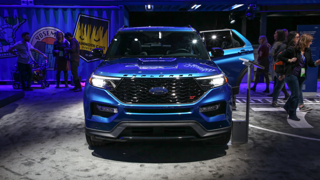 2025 Ford Explorer Off-Road Capabilities: Adventure Awaits 1 Ford Explorer off-road