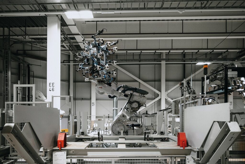 Jaguar Land Rover Electric Future: A High-Tech Transformation 2 Jaguar Land Rover