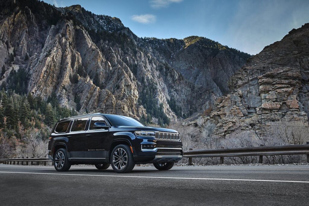 Luxury Meets Off-Road: Exploring Jeep Wagoneer's Dual Personality 2 Luxury Meets Off-Road