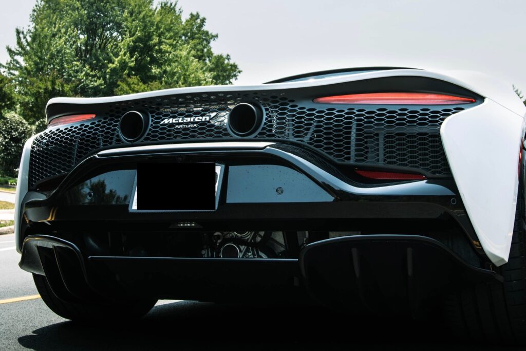 2025 McLaren Artura Redefines: Luxury in Supercars 1 McLaren Artura Redefines