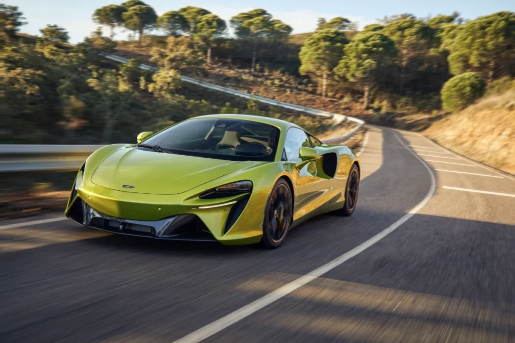 2025 McLaren Artura Eco-Friendly Performance: The Hybrid Legacy 1 McLaren Artura eco-friendly