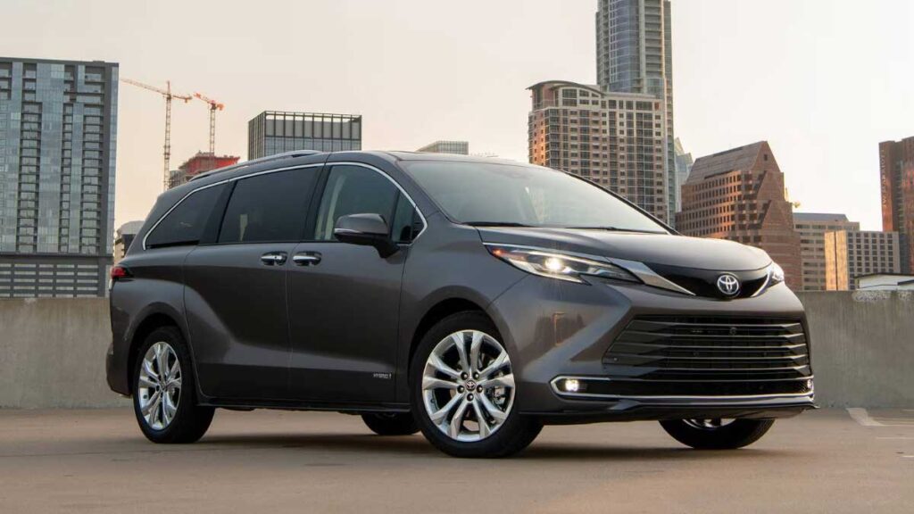 2025 Toyota Sienna Review: Is It the Best Family Minivan? 3 Toyota Sienna review